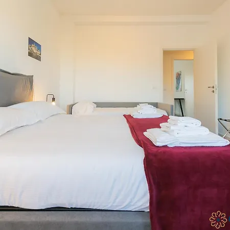 Fifth Floor Flat By Apulia