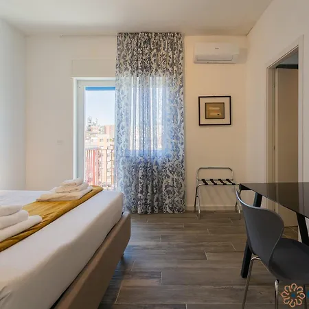 Fifth Floor Flat By Apulia 公寓