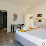 Fifth Floor Flat By Apulia * باري