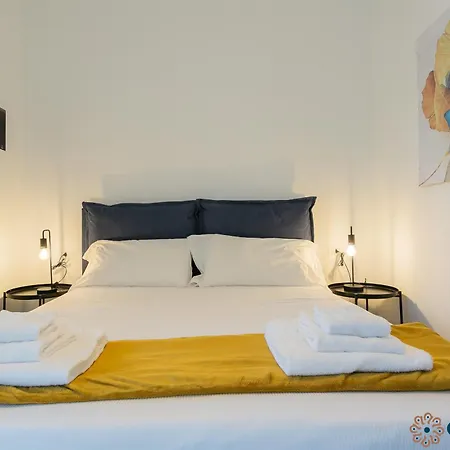 Fifth Floor Flat By Apulia