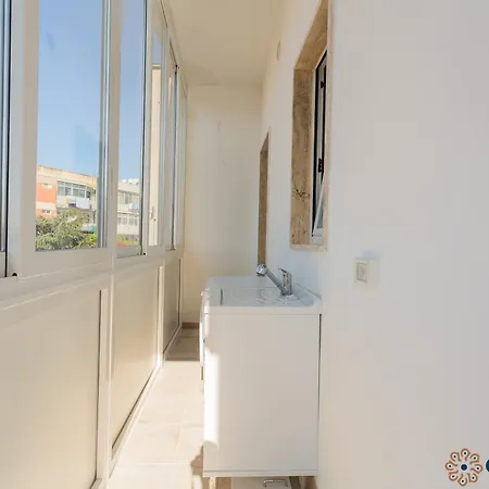 Fifth Floor Flat By Apulia Апартаменты