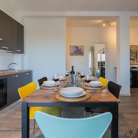 Fifth Floor Flat By Apulia * Бари