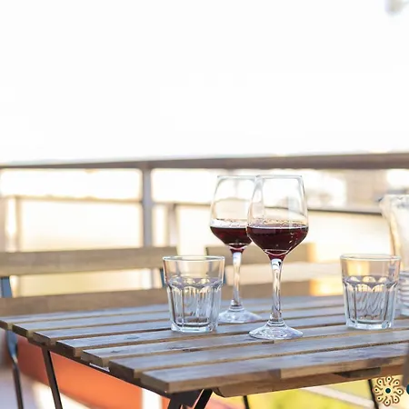 Fifth Floor Flat By Apulia *